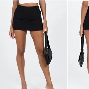 Chic Black Mini Skirt